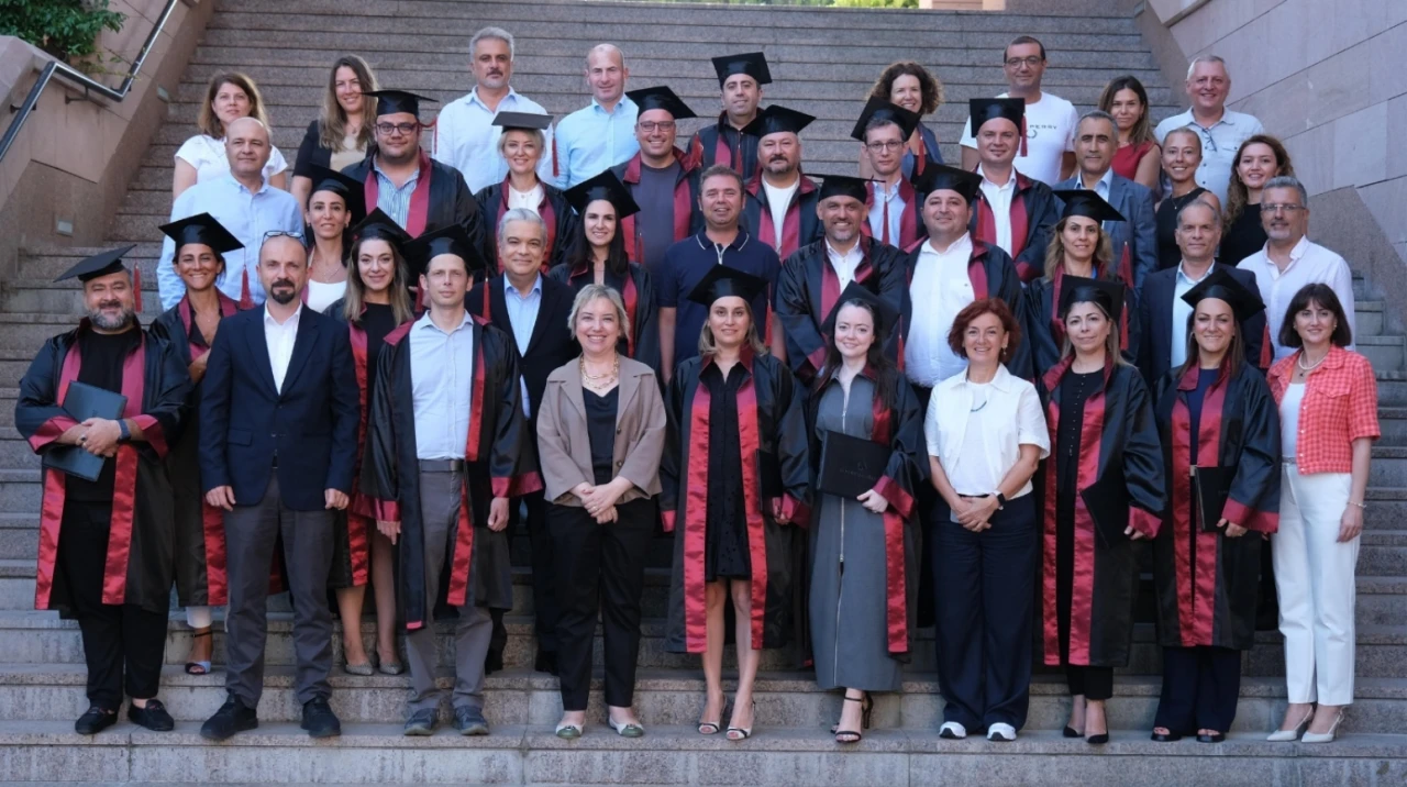 Anadolu Sigorta liderleri, Koç Üniversitesi Yönetici Geliştirme Programı’ndan mezun oldu