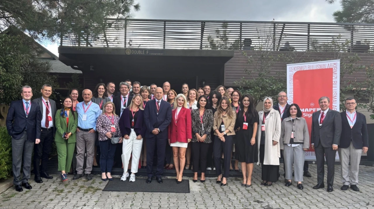 MAPFRE Sigorta,  4 ildeki acentalarıyla Kırmızı Buluşmalar'da bir araya geldi