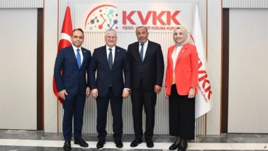 Ahmet Yaşar başkanlığındaki TSB heyeti KVKK'yı ziyaret etti