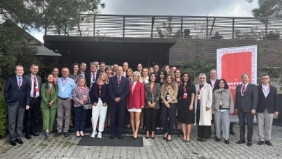MAPFRE Sigorta,  4 ildeki acentalarıyla Kırmızı Buluşmalar'da bir araya geldi