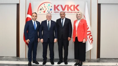 Ahmet Yaşar başkanlığındaki TSB heyeti KVKK'yı ziyaret etti