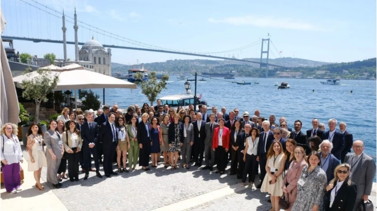 AXA Türkiye'den Beyond Geopolitics'te sürdürülebilirlik ve yatırım vurgusu