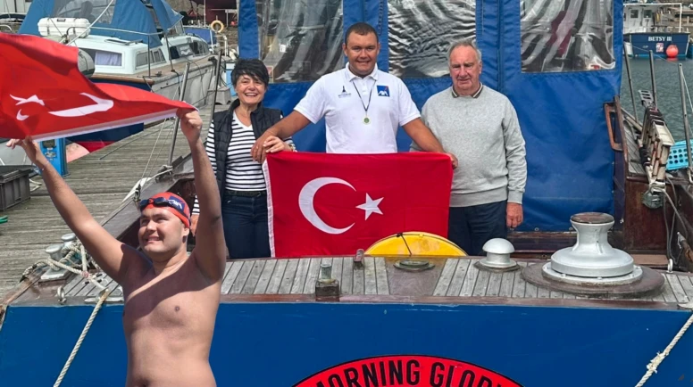 Tuna Tunca, Kuzey Kanalı’nı 15 saat 47 dakikada geçti