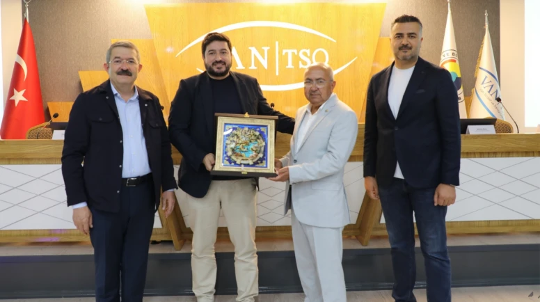 Auto King Oto Servis Van’da sigorta sektörünün geleceğini değerlendirdi